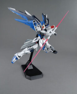 Master Grade Freedom Gundam