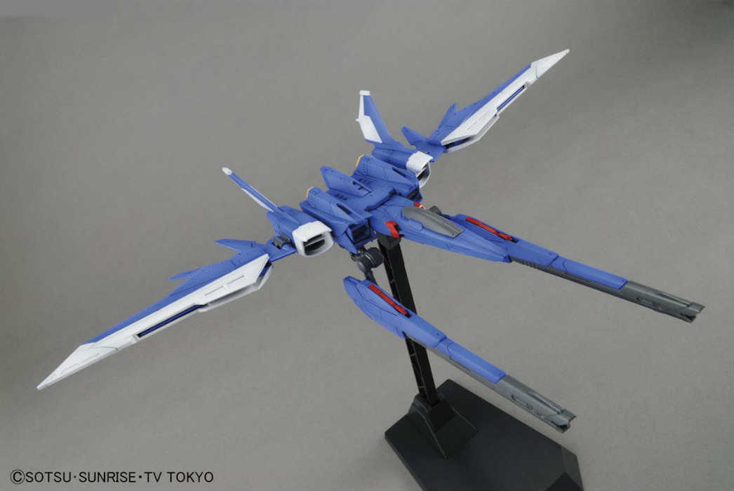 Master Grade Build Strike Gundam Full Package